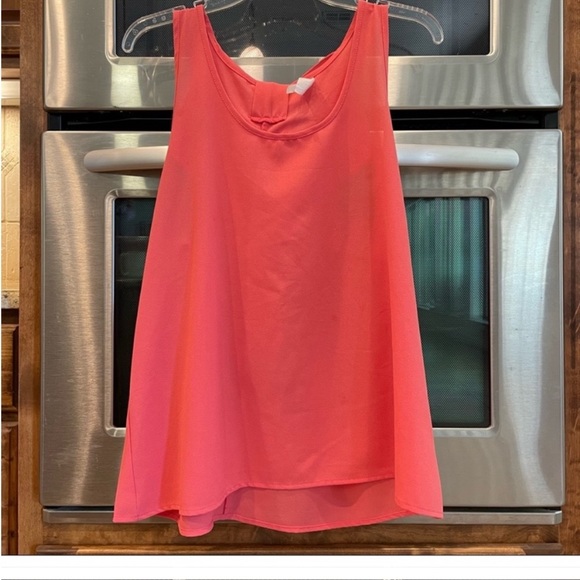 Flowy top with big back bow - Picture 5 of 16